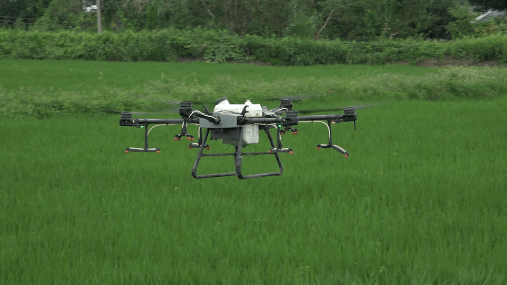 How long can the pesticide drone be charged once?-msoen